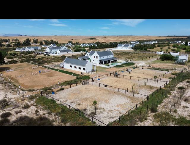 5 BEDROOM HOUSE FOR SALE IN CAPE FARMS